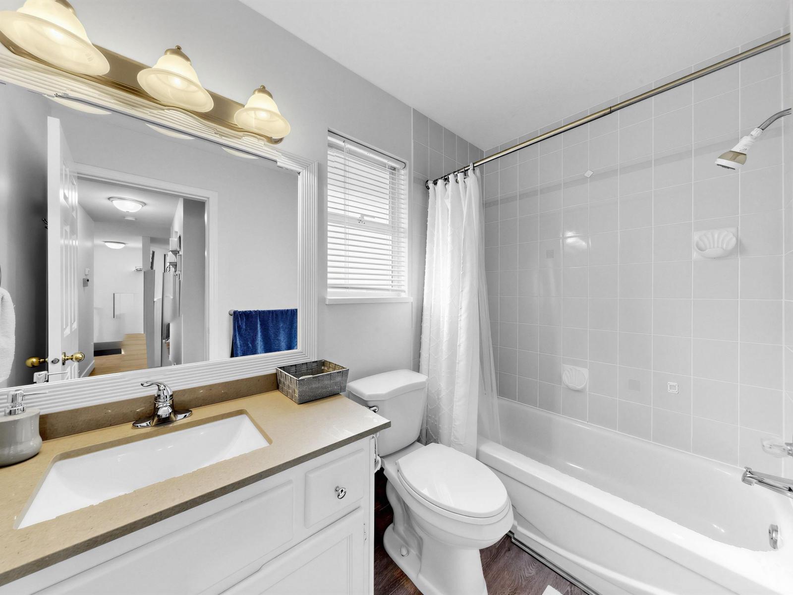 8621 215 Street Property Photo 18