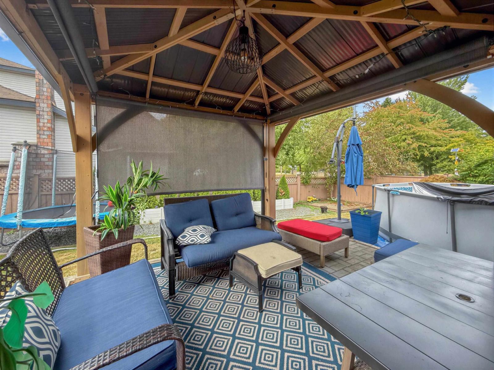 8621 215 Street Property Photo 26