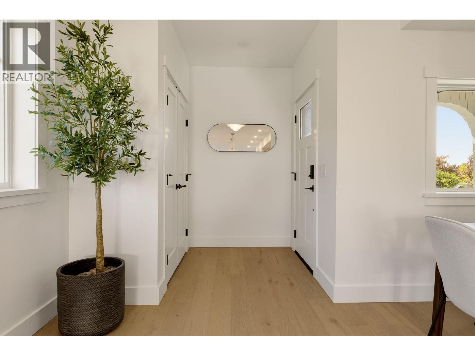 1 326 W 14th Street Property Photo 16