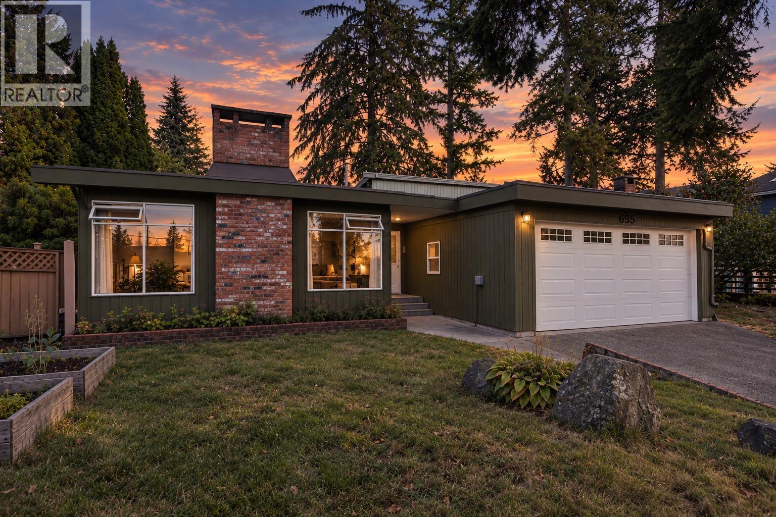 695 Macintosh Street Property Photo 1