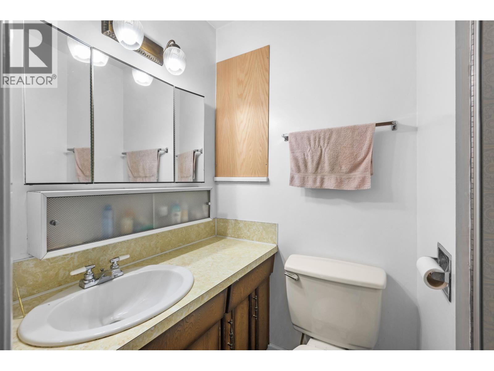 695 Macintosh Street Property Photo 12