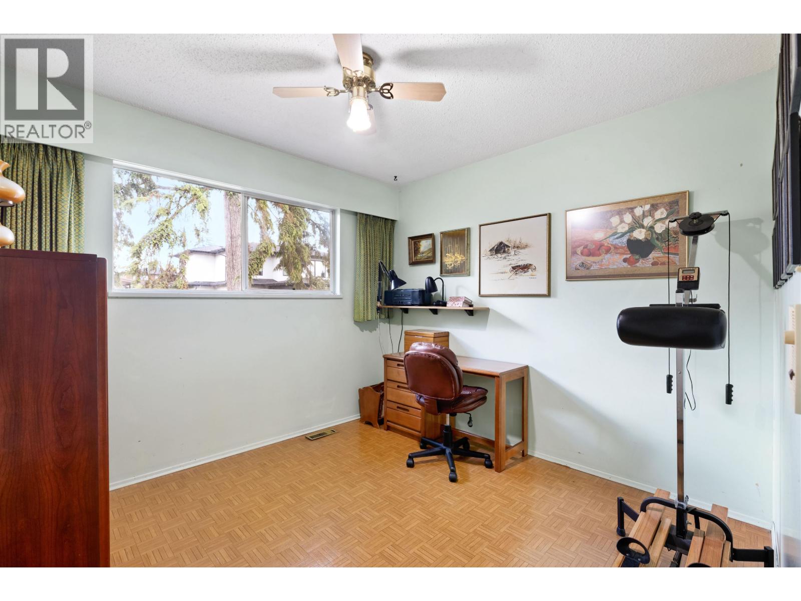 695 Macintosh Street Property Photo 16