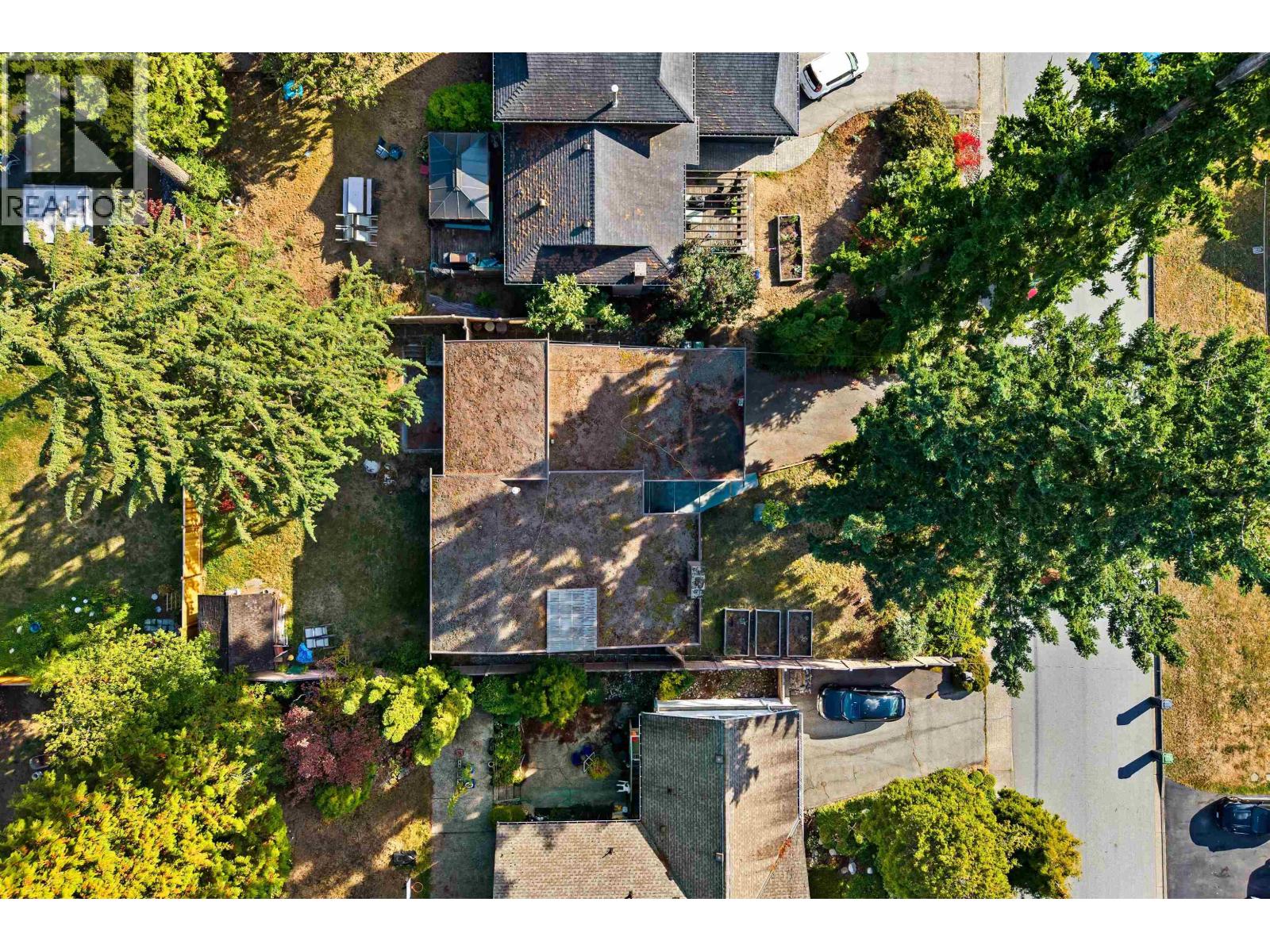 695 Macintosh Street Property Photo 18