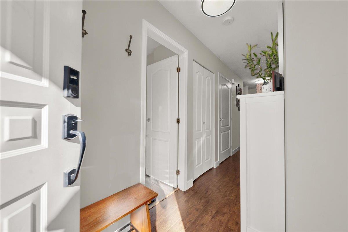 10 9926 151 Street Property Photo 4