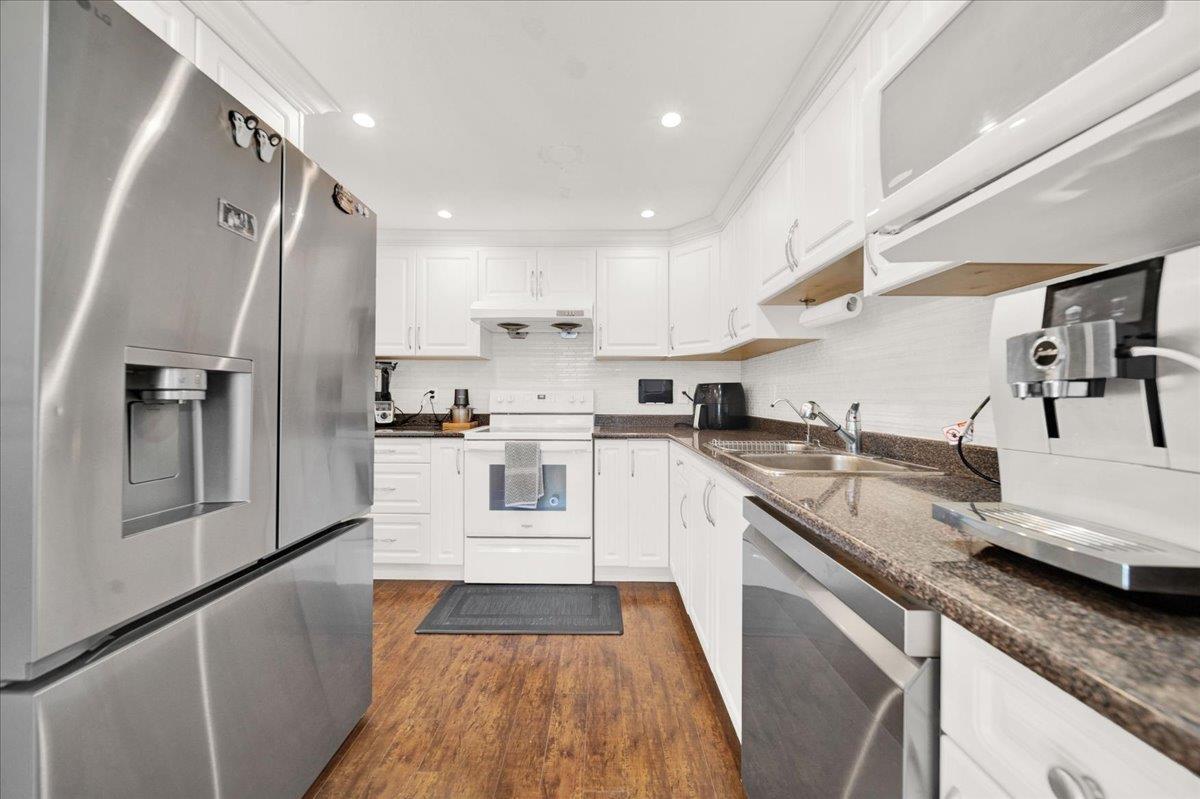 10 9926 151 Street Property Photo 8