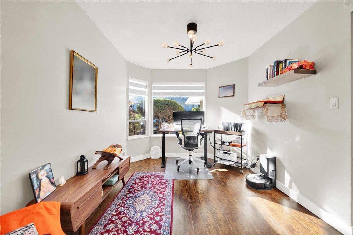 10 9926 151 Street Property Photo 15
