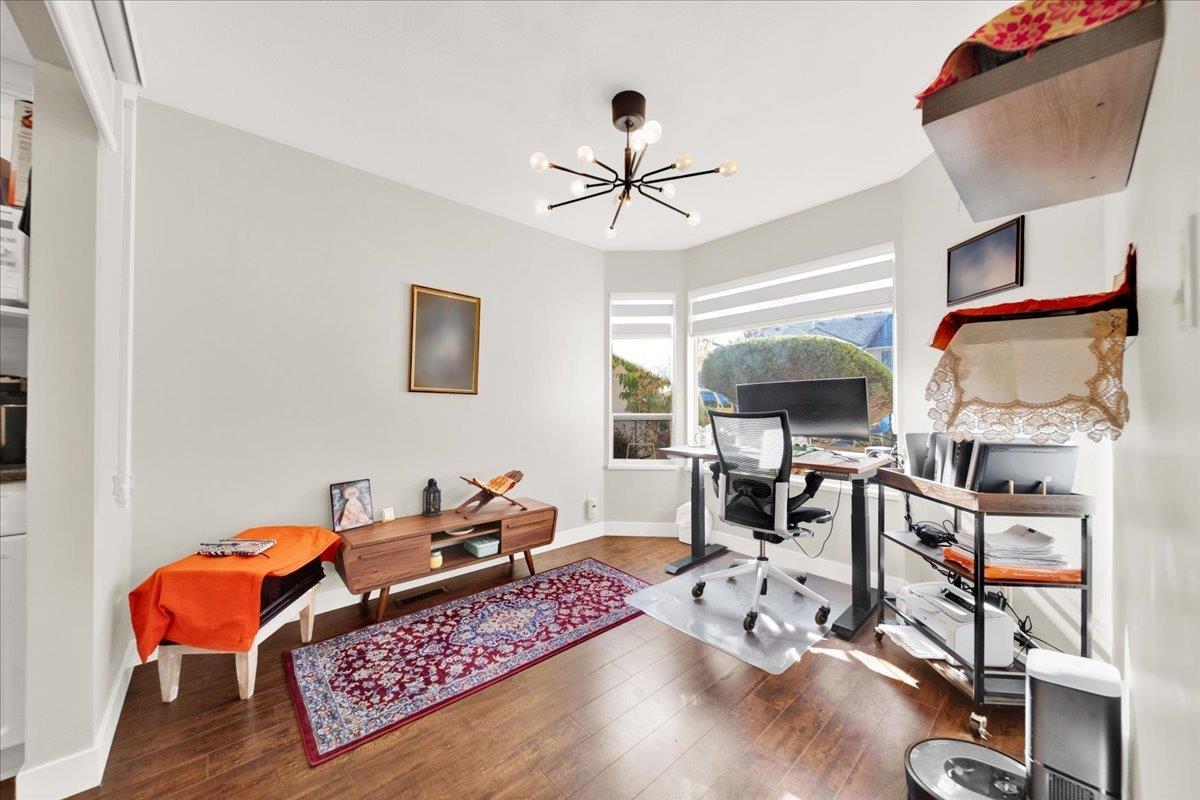 10 9926 151 Street Property Photo 16