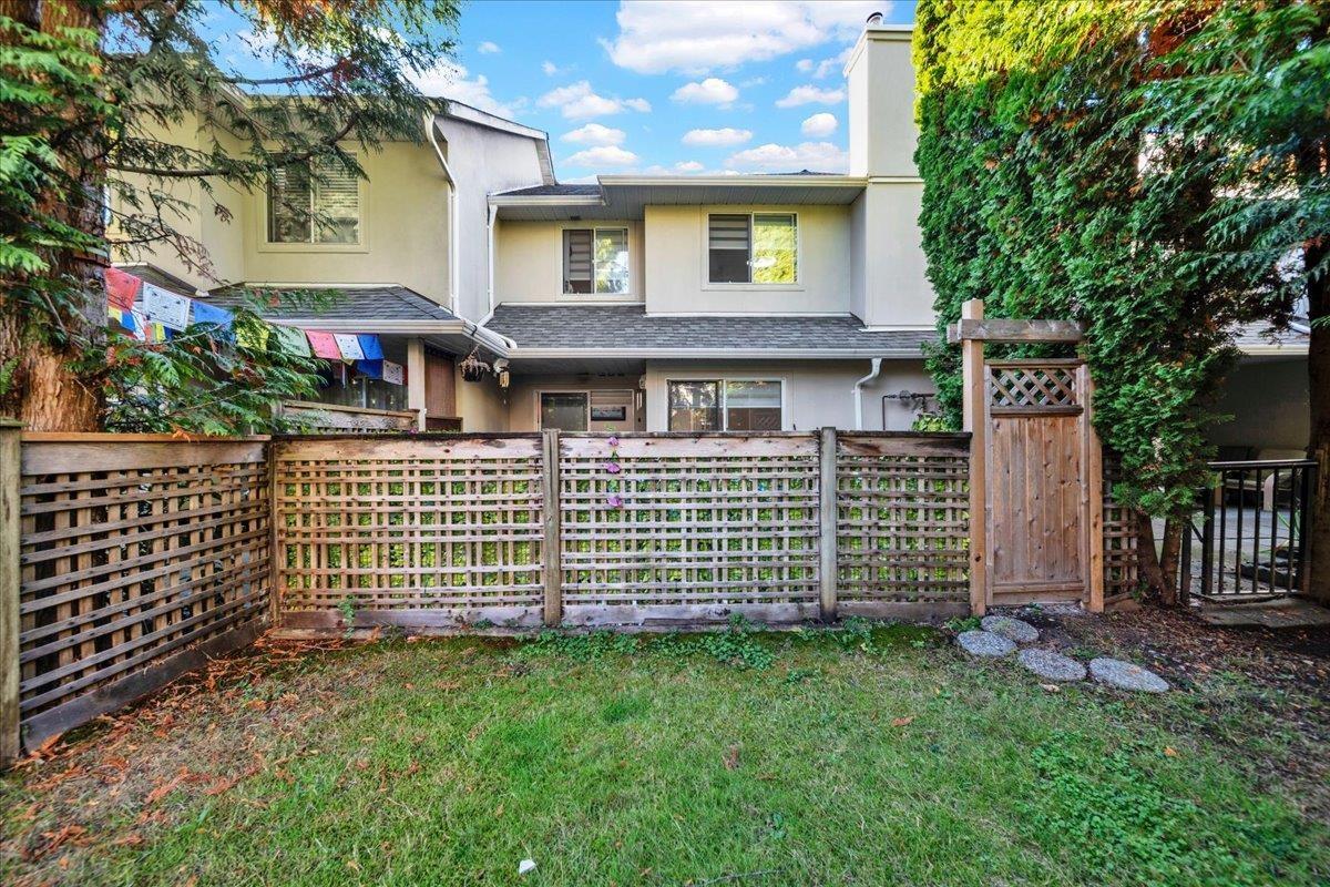 10 9926 151 Street Property Photo 33
