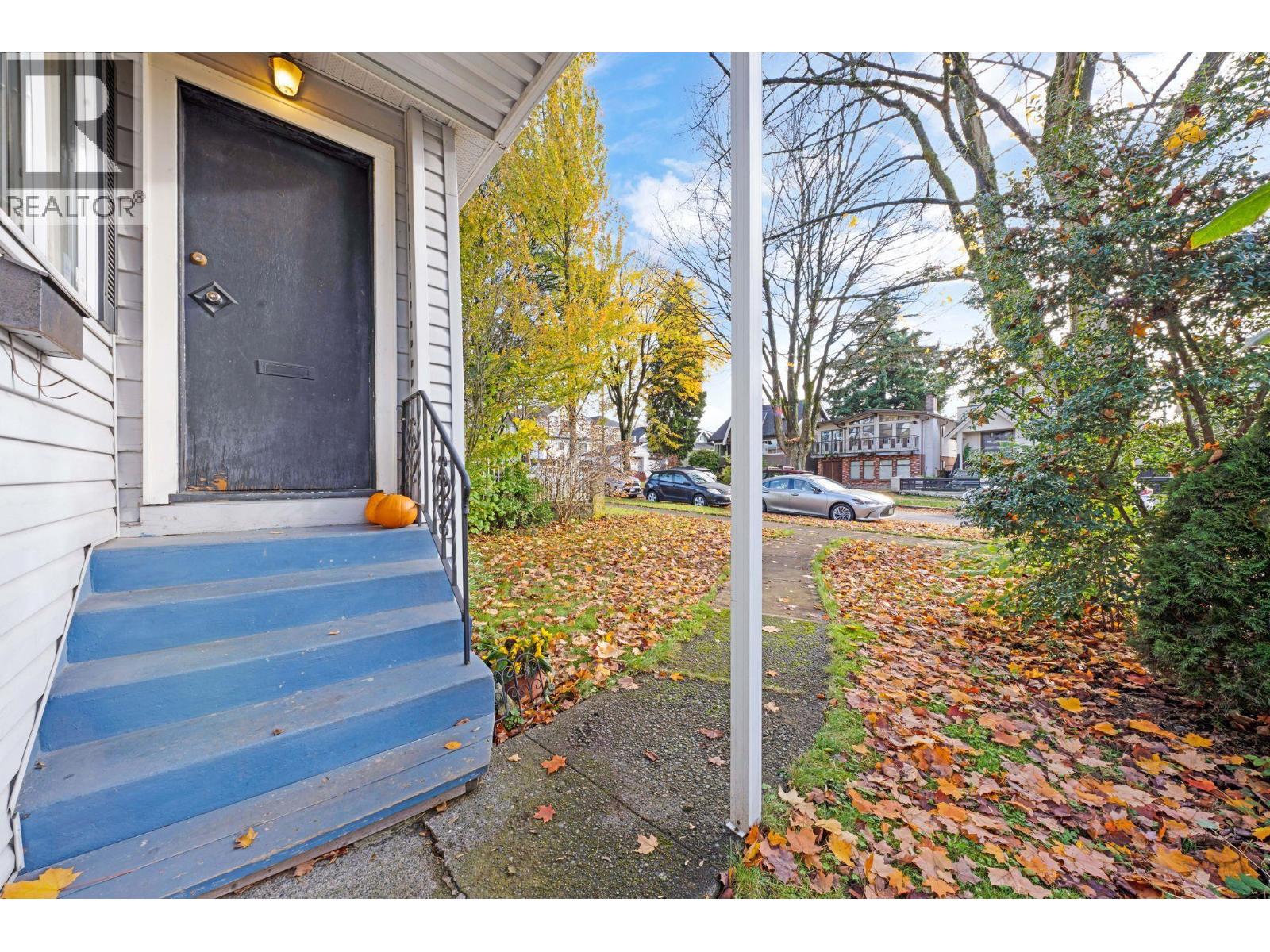 2865 Grant Street Property Photo 2