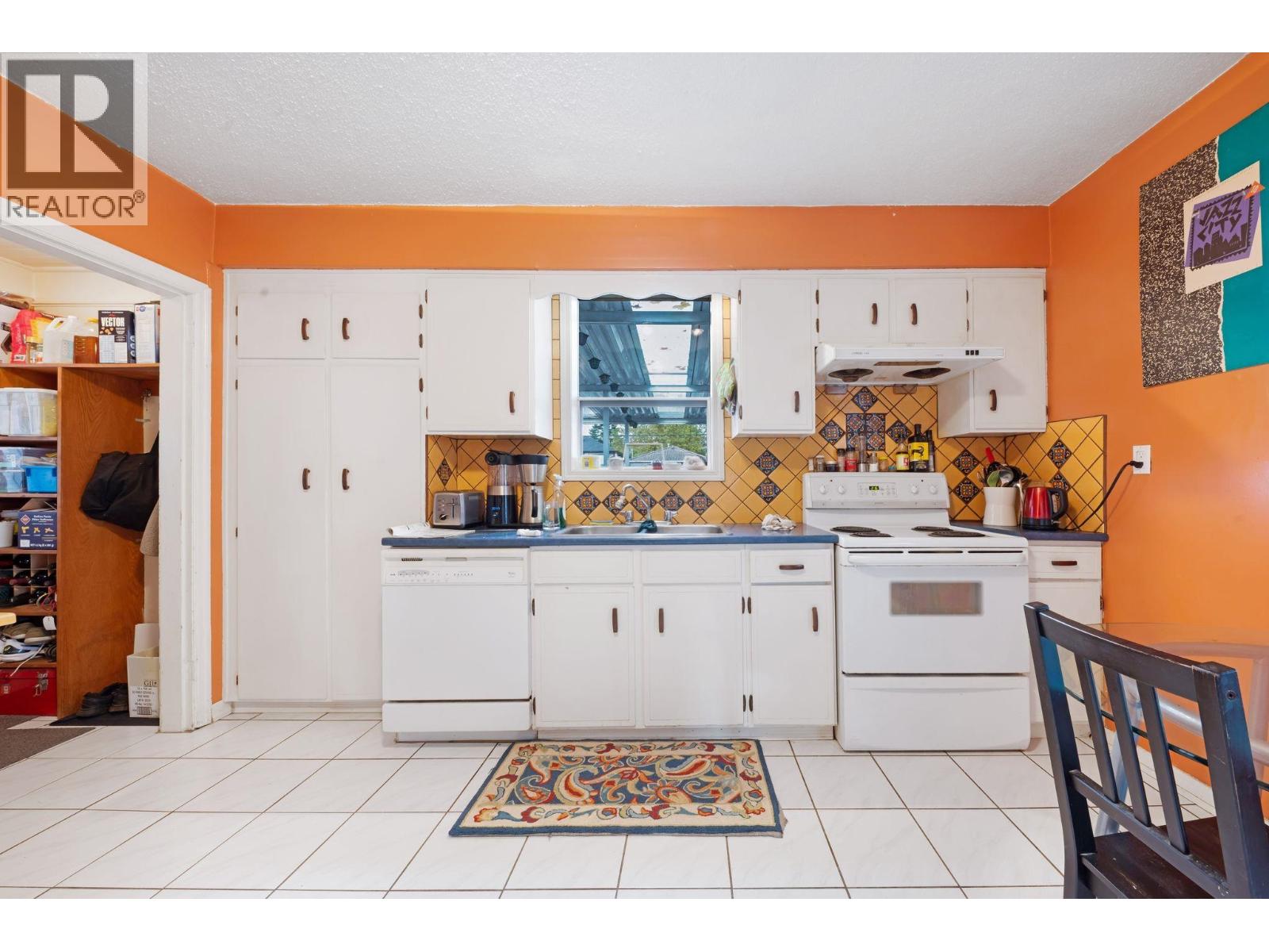 2865 Grant Street Property Photo 11