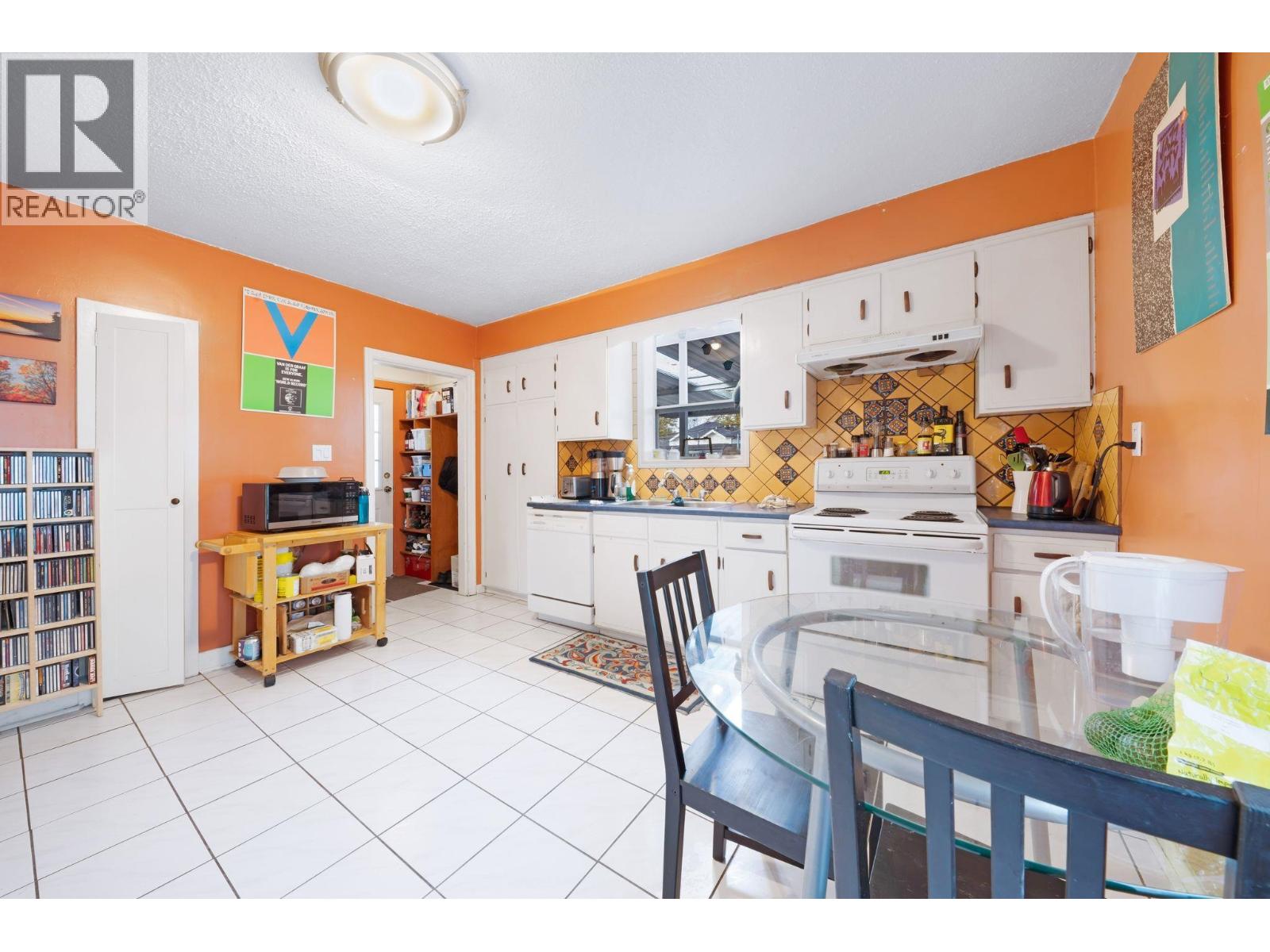 2865 Grant Street Property Photo 13