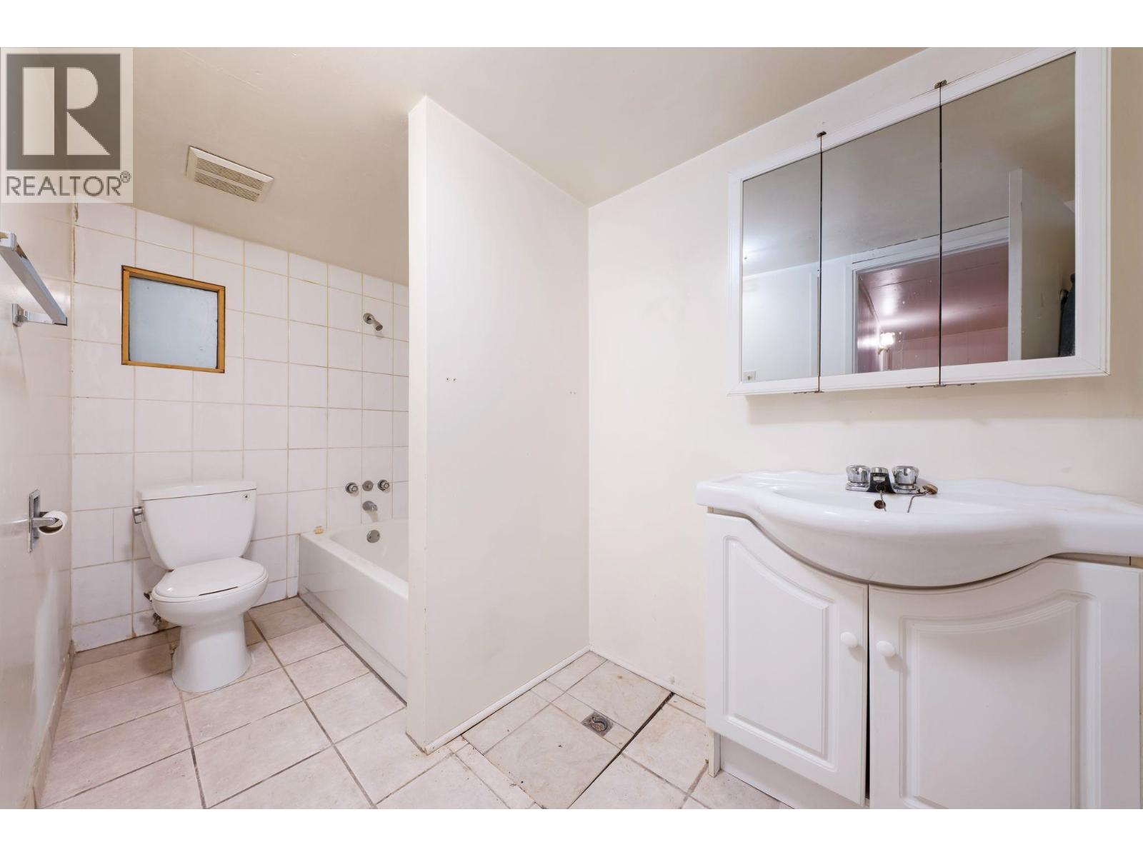 2865 Grant Street Property Photo 25