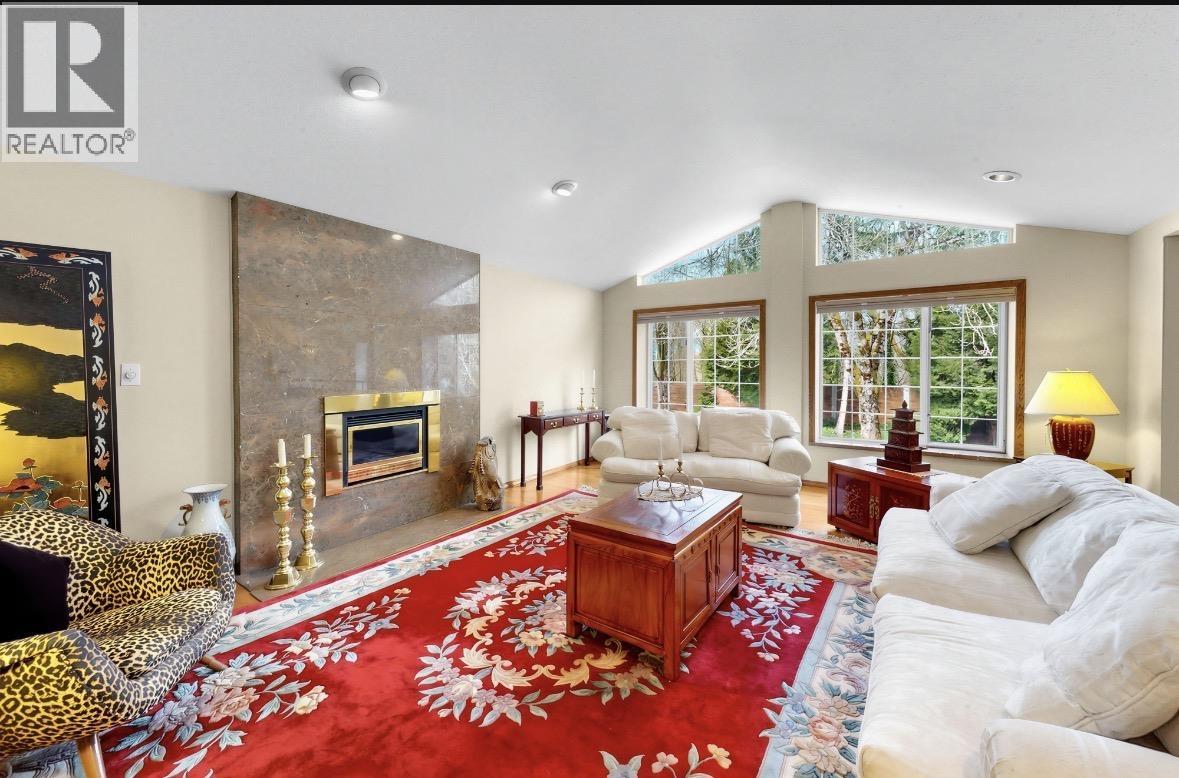 8022 Lakefield Drive Property Photo 6