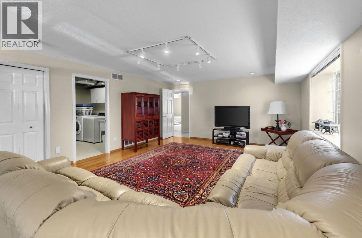 8022 Lakefield Drive Property Photo 23