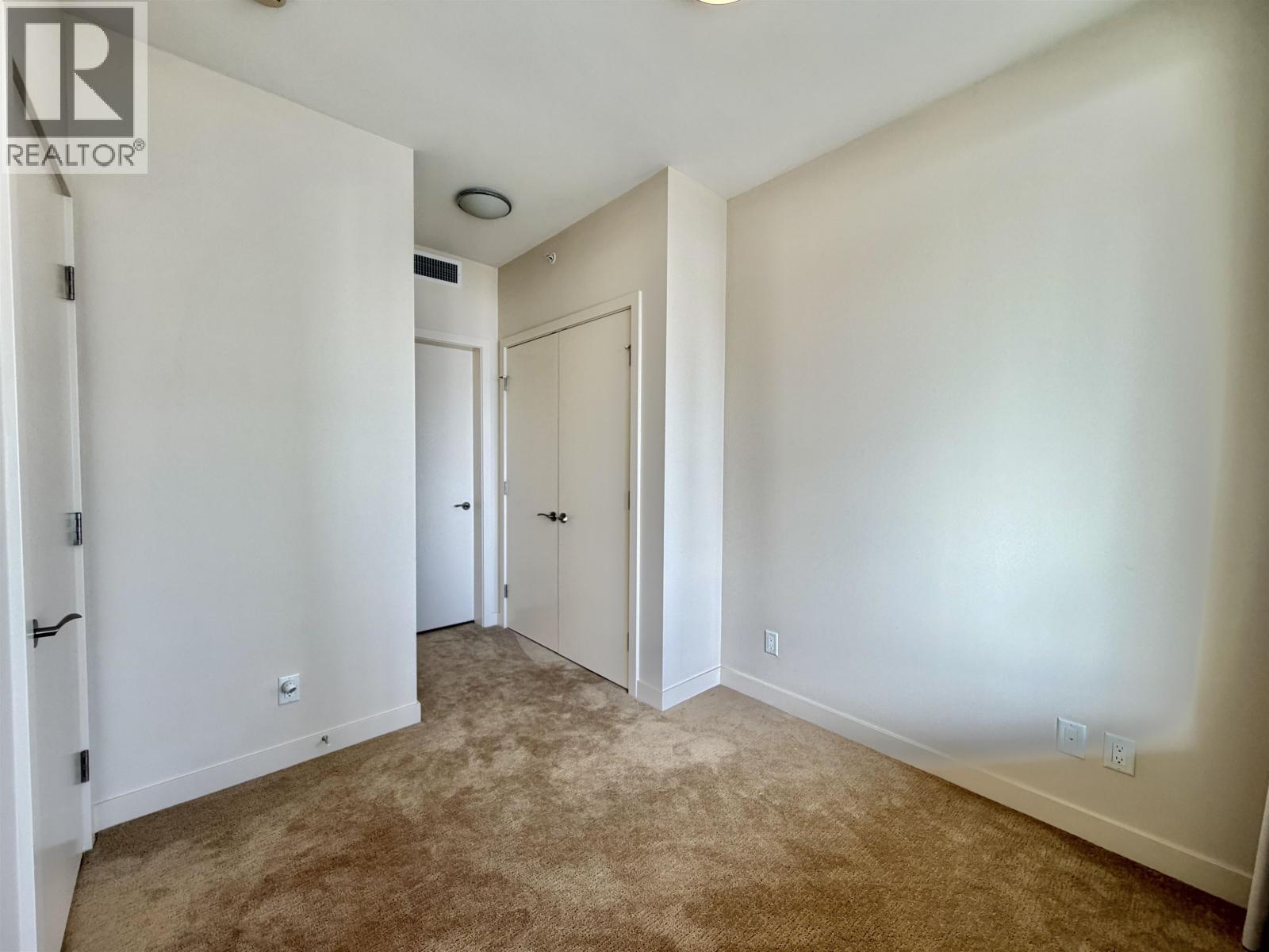 1604 6383 Mckay Avenue Property Photo 8