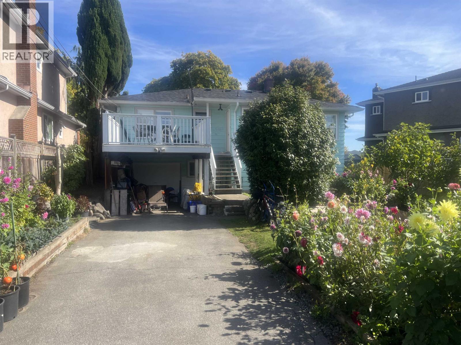 5491 Elizabeth Street Property Photo 2