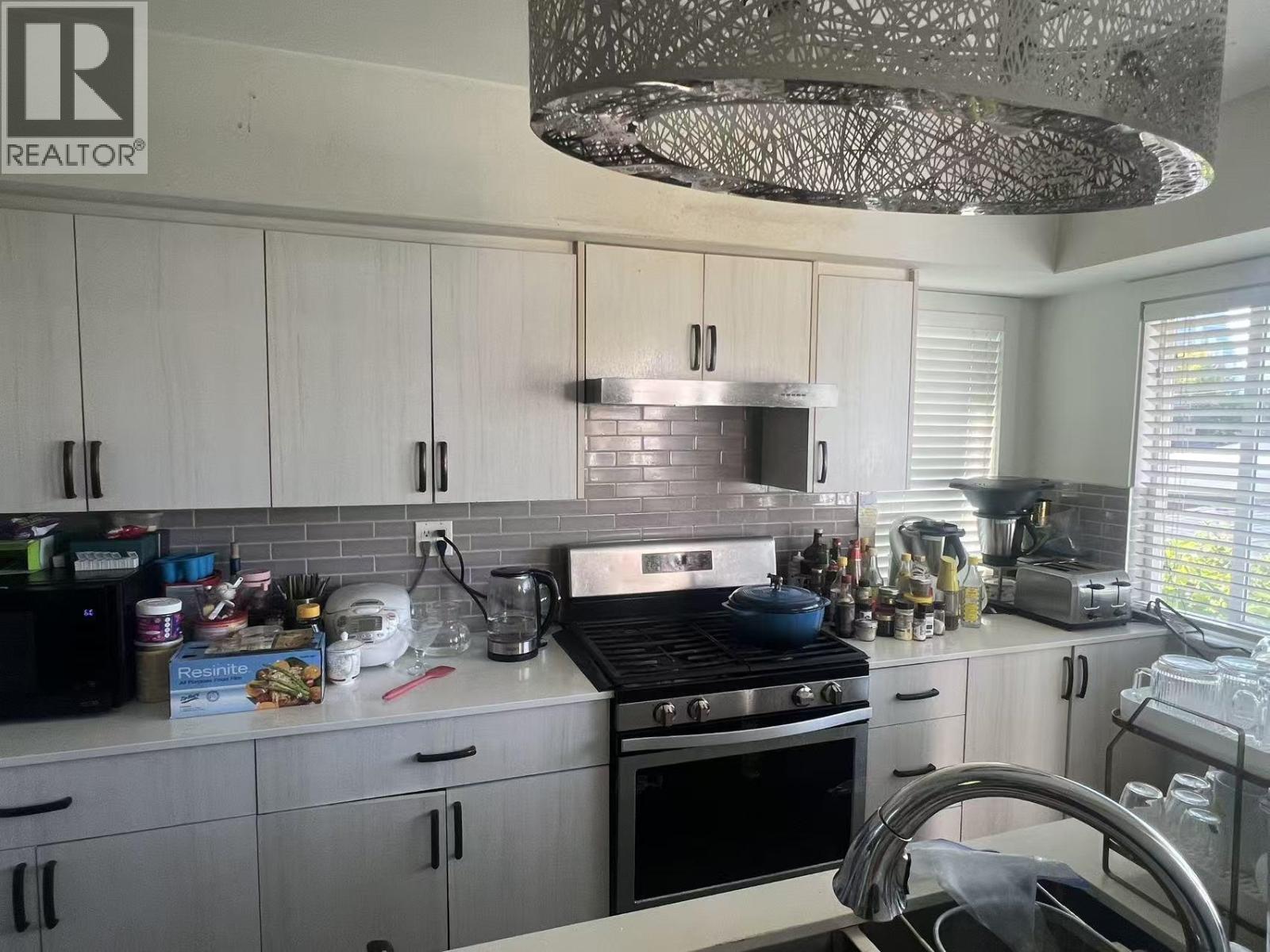 5491 Elizabeth Street Property Photo 3