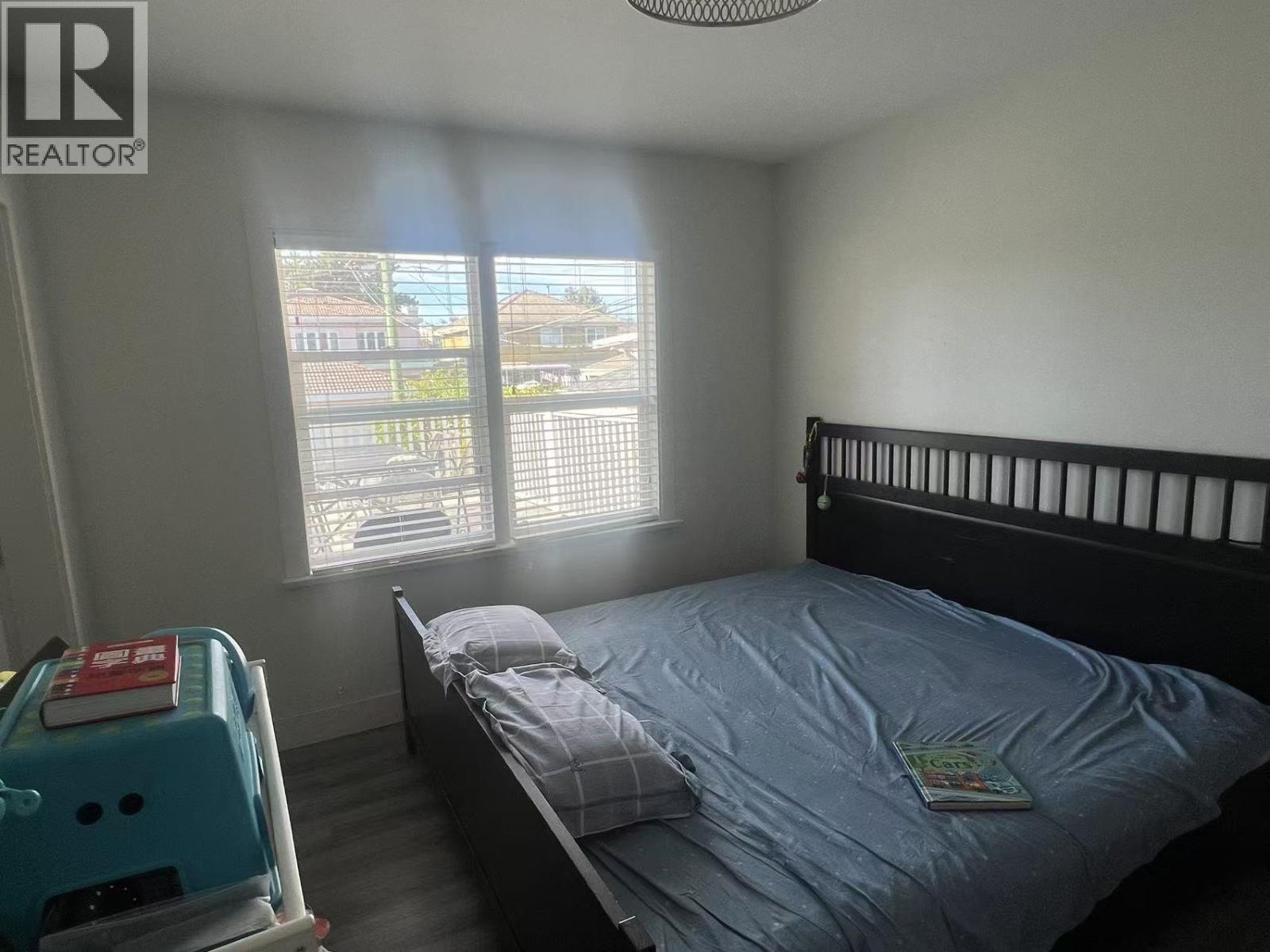 5491 Elizabeth Street Property Photo 4