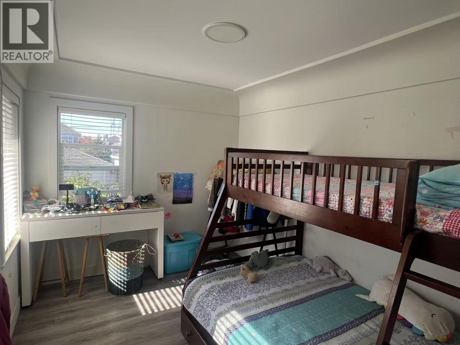 5491 Elizabeth Street Property Photo 8