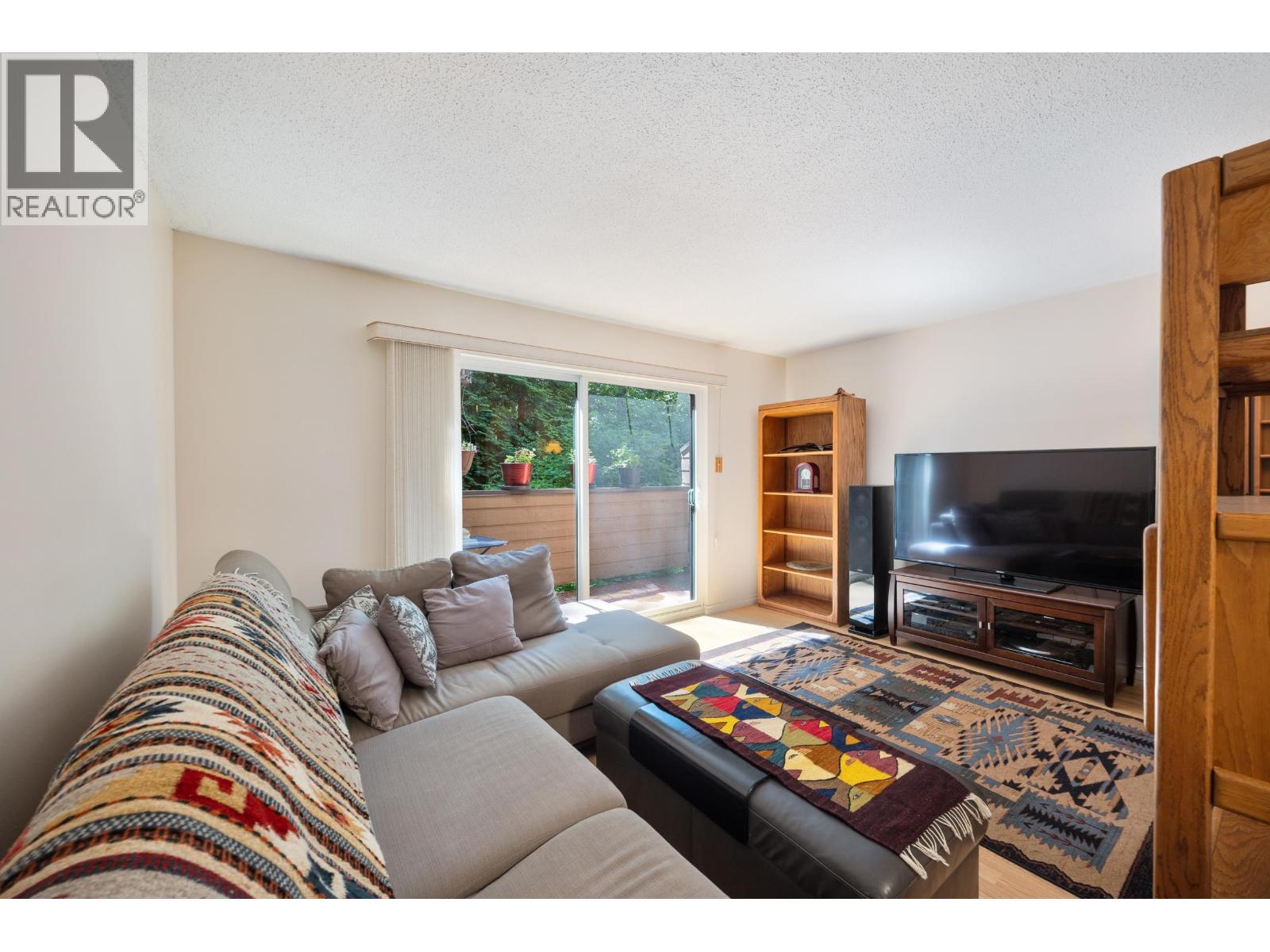 4384 Garden Grove Drive Property Photo 3