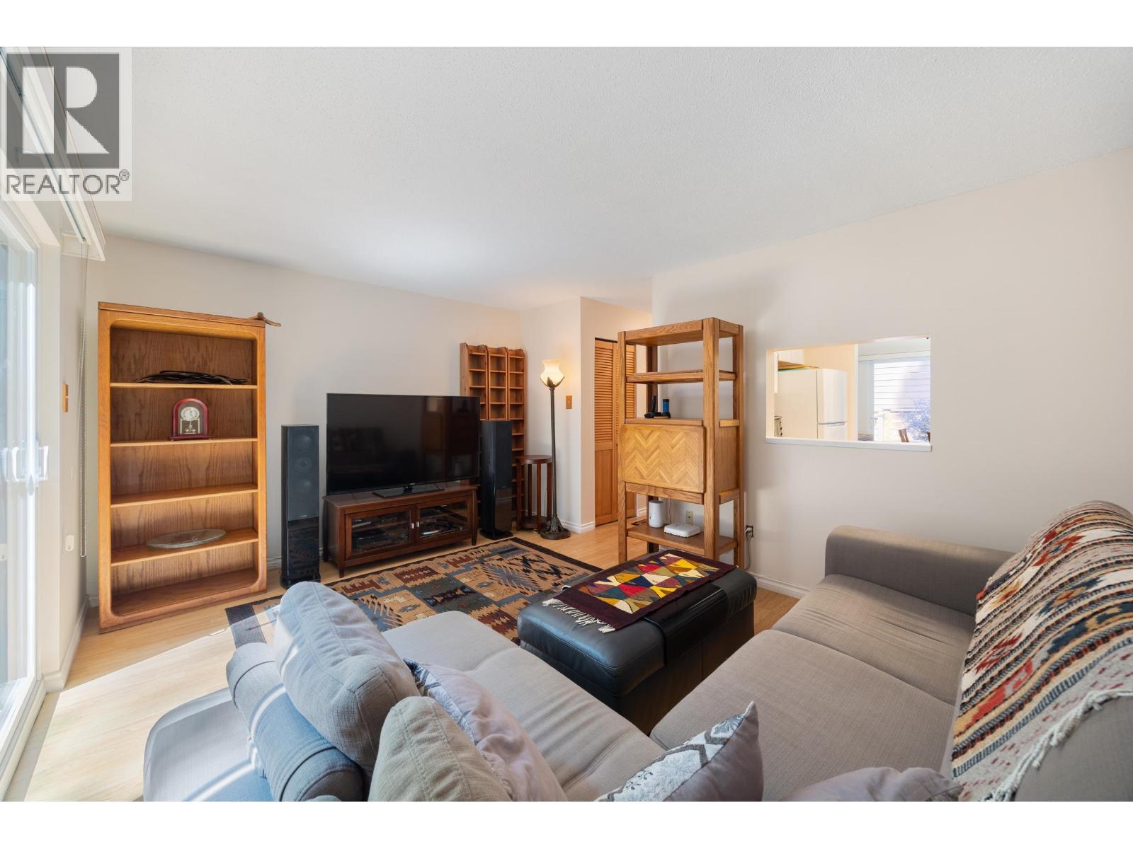 4384 Garden Grove Drive Property Photo 4