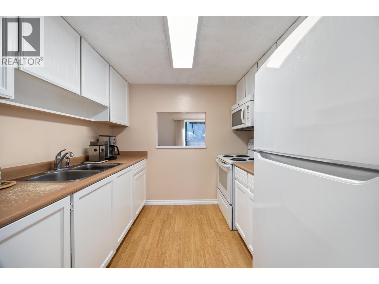 4384 Garden Grove Drive Property Photo 11