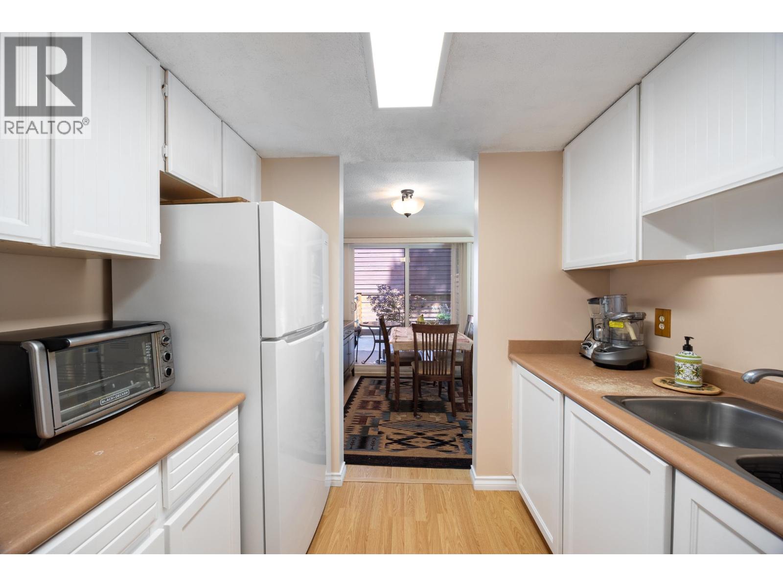 4384 Garden Grove Drive Property Photo 12