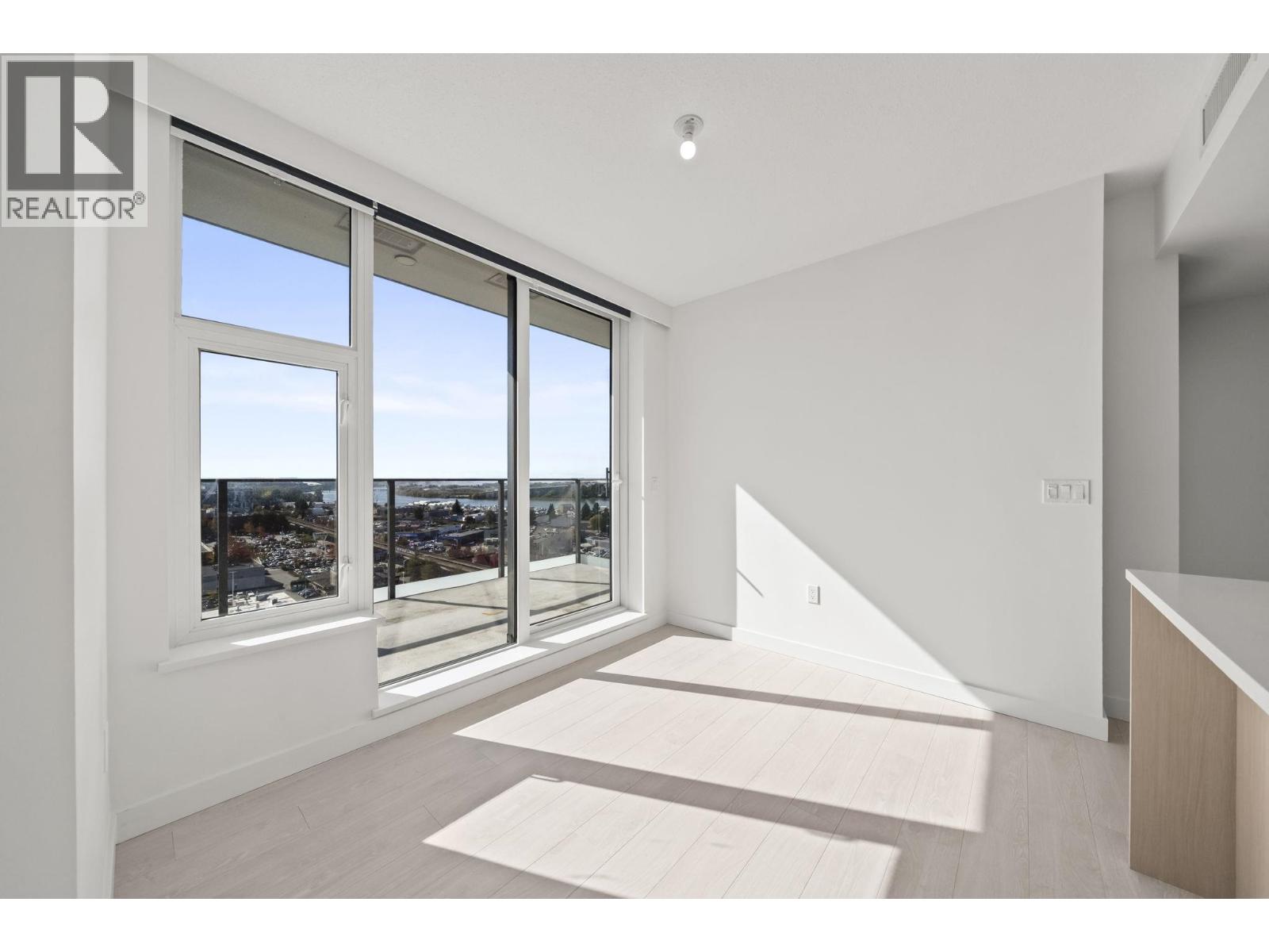 1401 8611 Hazelbridge Way Property Photo 4