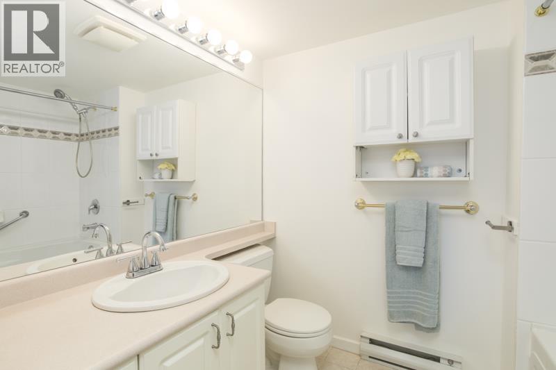 909 6088 Minoru Boulevard Property Photo 20