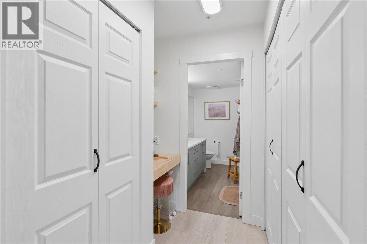 121 3 Rialto Court Property Photo 13