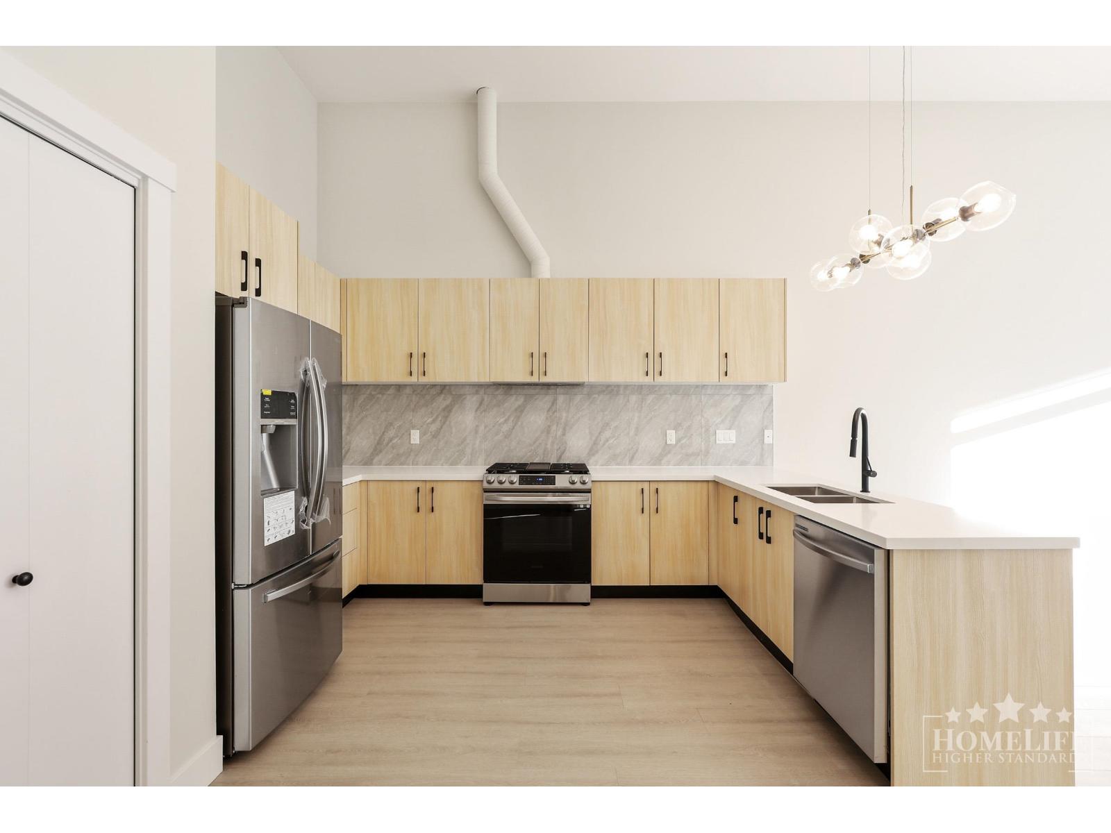 101 14858 60 Avenue Property Photo 3
