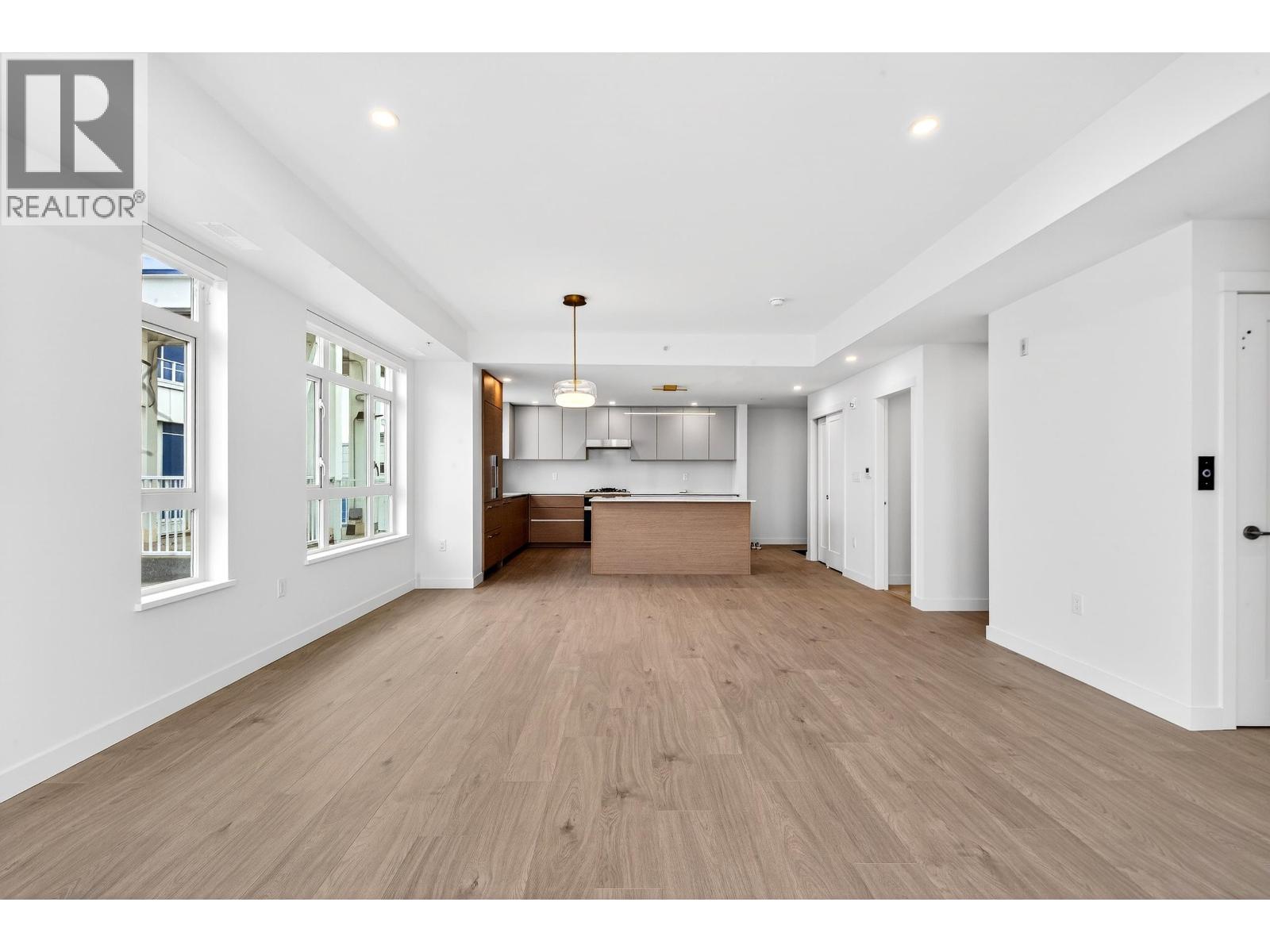 76 10333 River Drive Property Photo 2