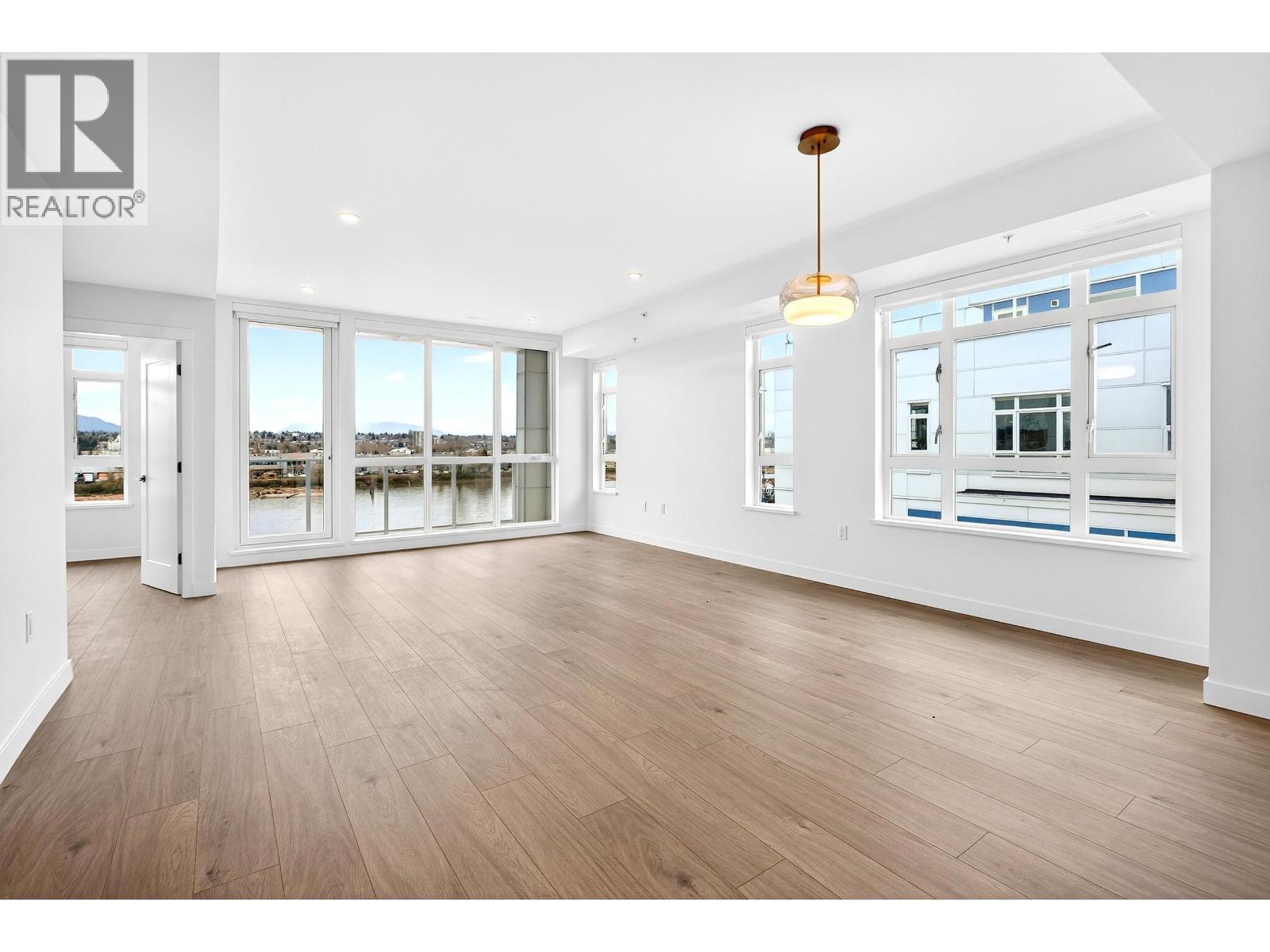 76 10333 River Drive Property Photo 4