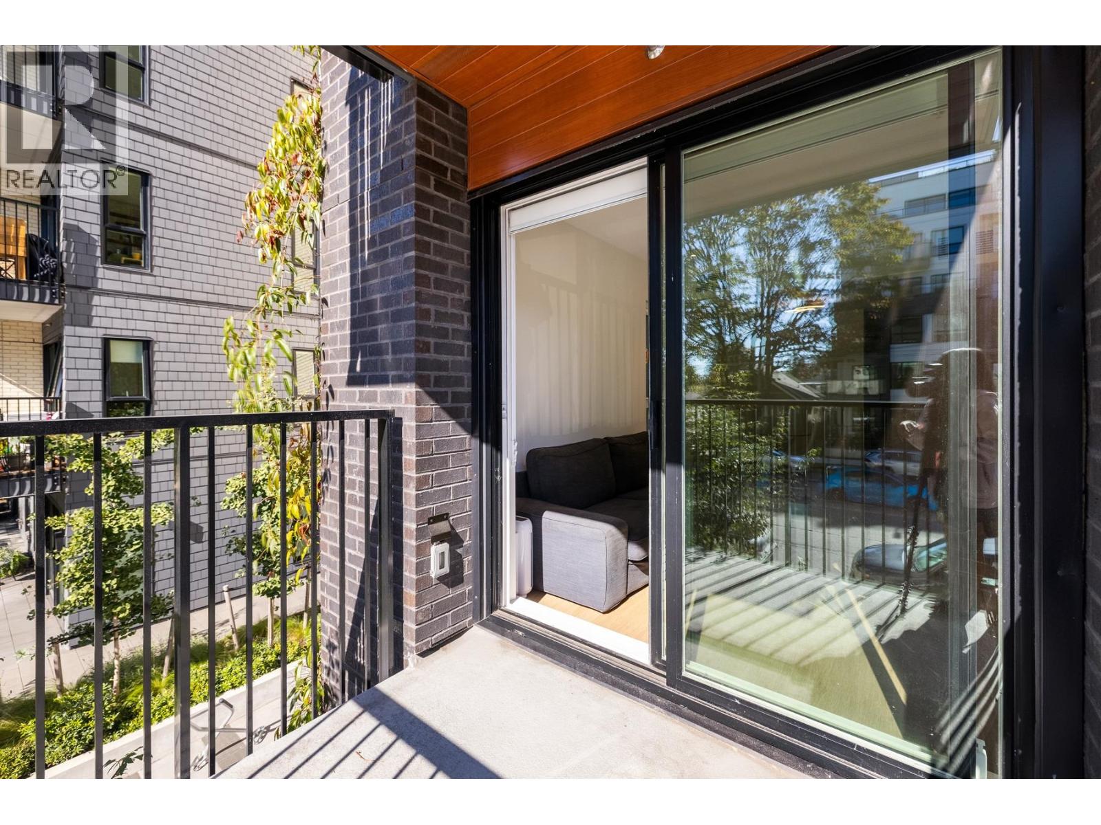 204 2235 E Broadway Street Property Photo 16