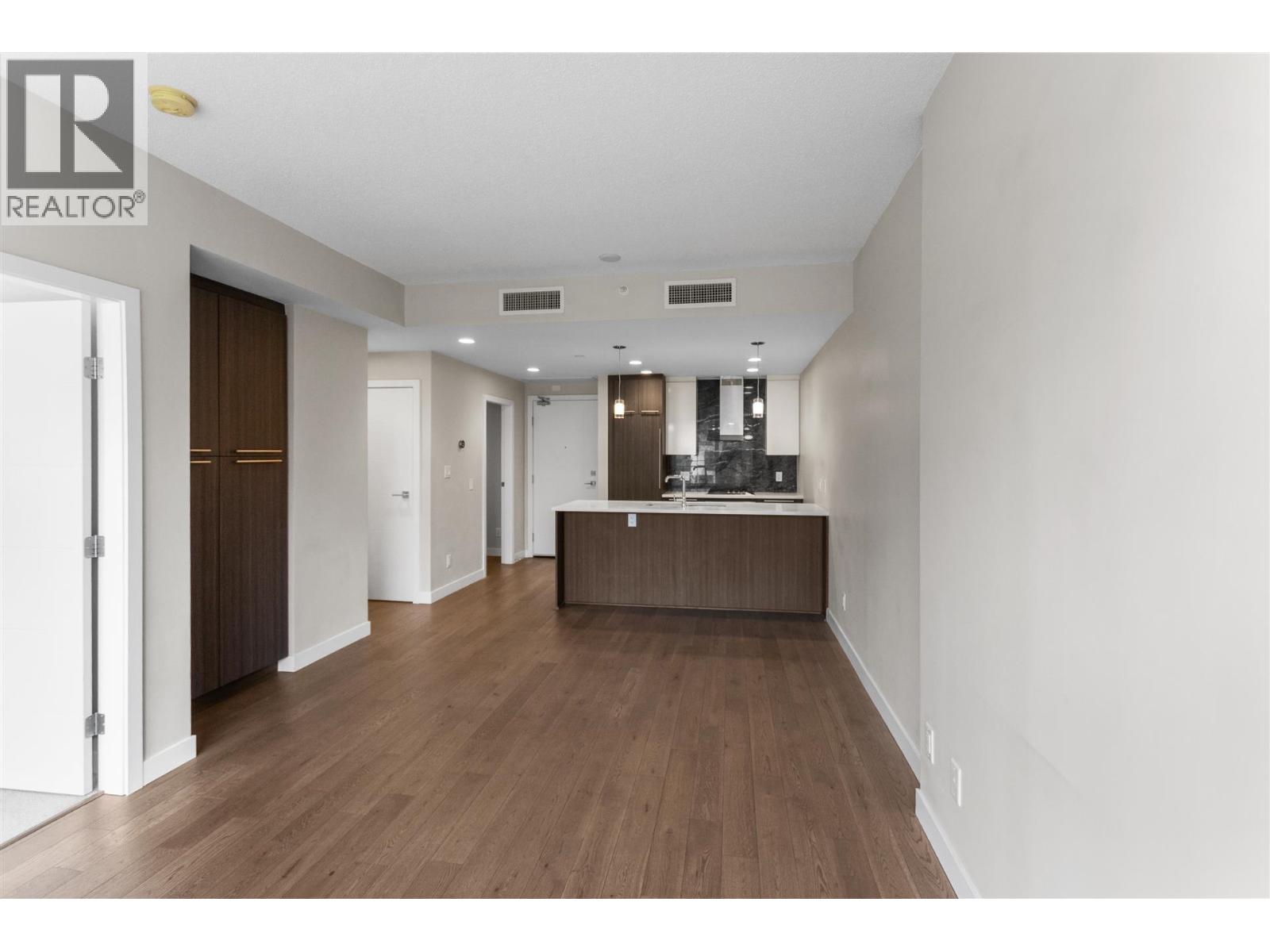305 4963 Cambie Street Property Photo 2