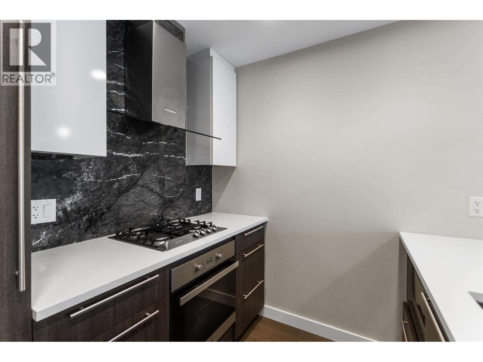 305 4963 Cambie Street Property Photo 8