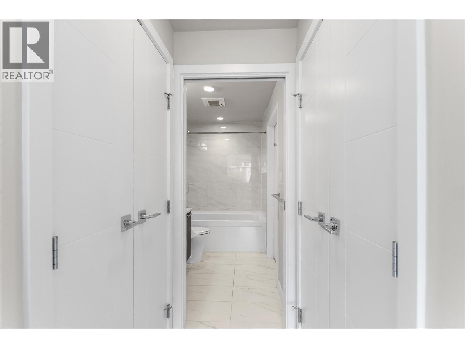 305 4963 Cambie Street Property Photo 12