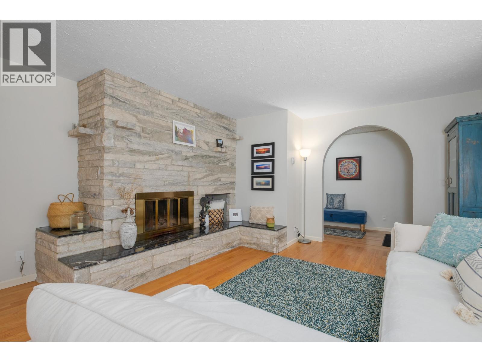 12795 Fern Crescent Property Photo 8