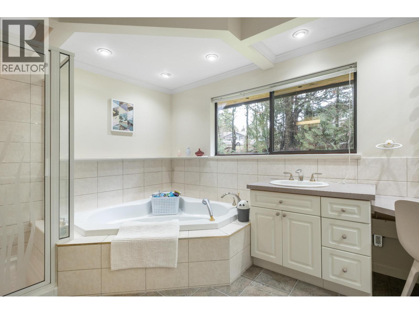 12795 Fern Crescent Property Photo 22
