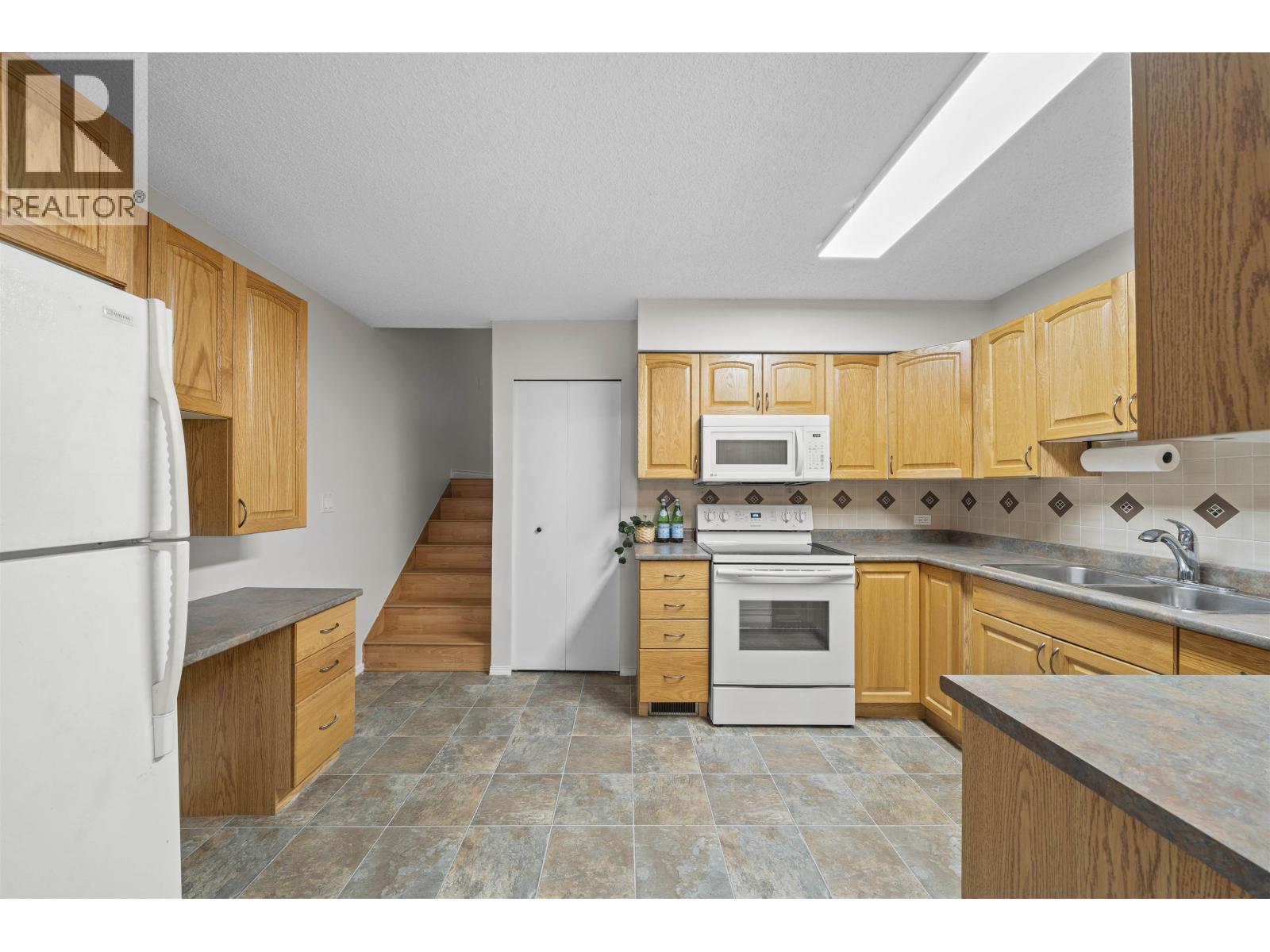 231 Balmoral Place Property Photo 9