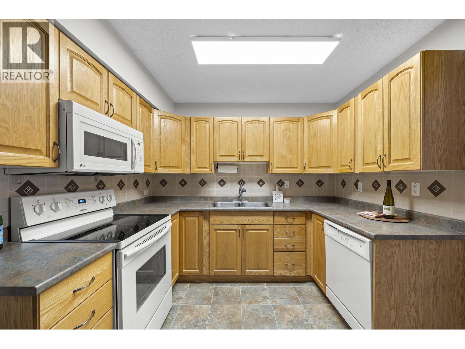 231 Balmoral Place Property Photo 11