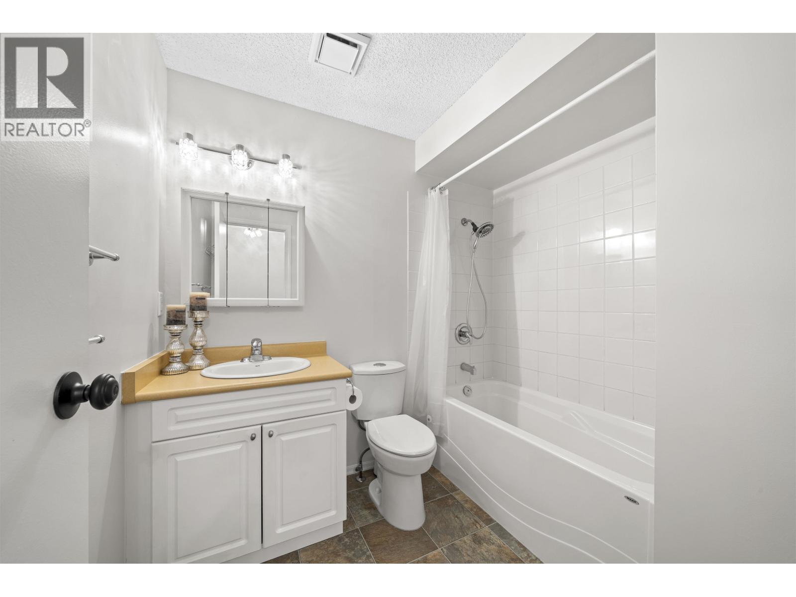 231 Balmoral Place Property Photo 23