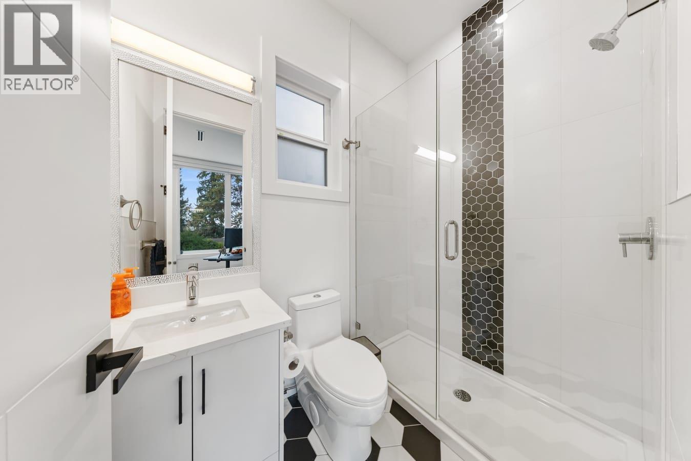 5243 Carson Street Property Photo 19