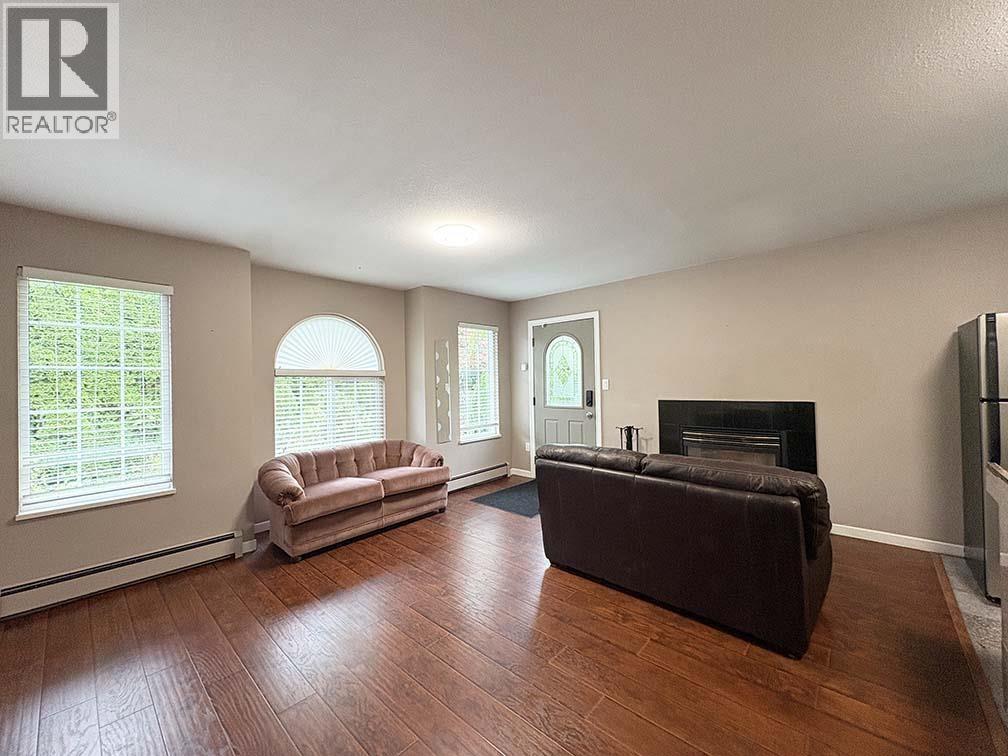 Garden 5225 Canada Way Property Photo 1
