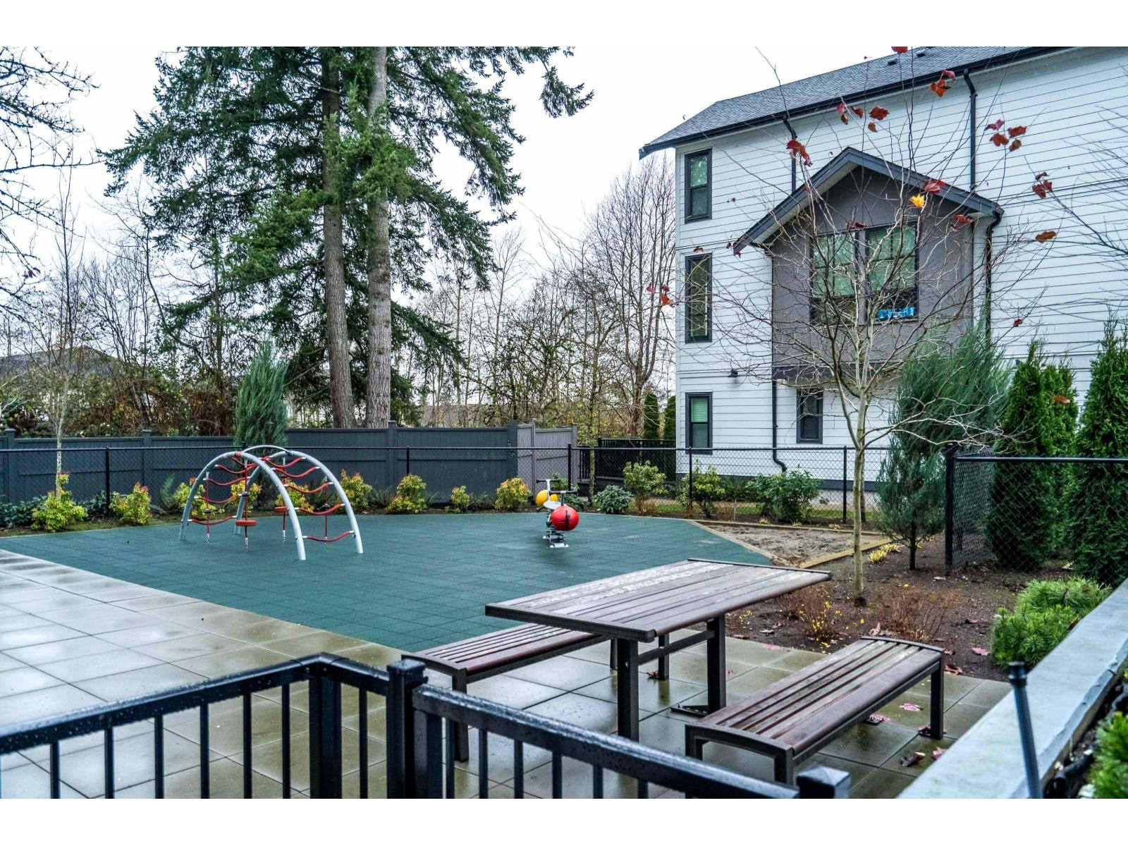 301 2425 166 Street Property Photo 9