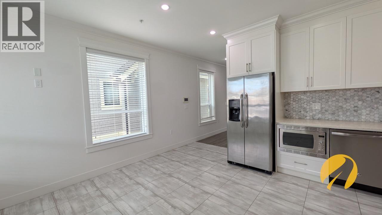 5477 Wales Street Property Photo 3