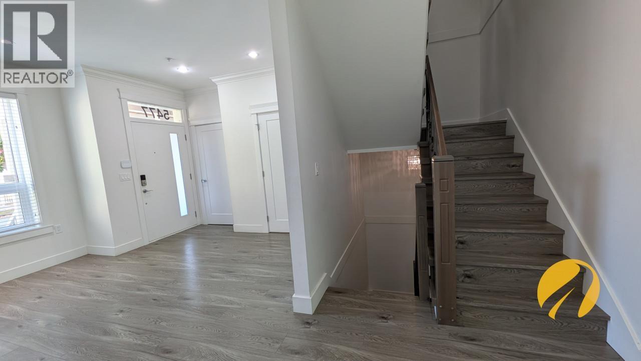 5477 Wales Street Property Photo 6