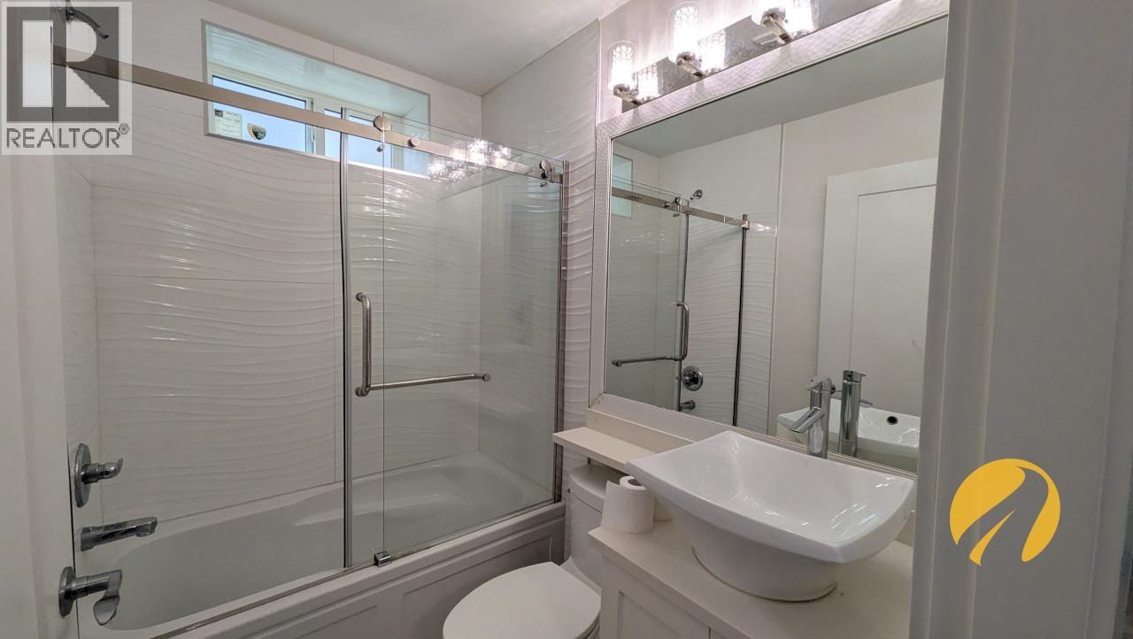 5477 Wales Street Property Photo 9