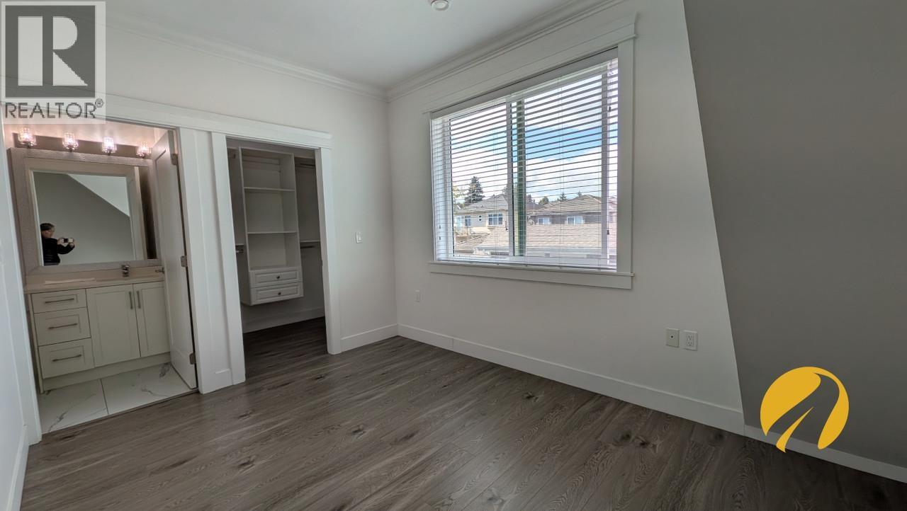 5477 Wales Street Property Photo 15