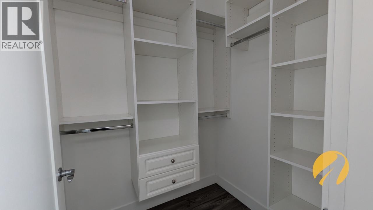 5477 Wales Street Property Photo 16
